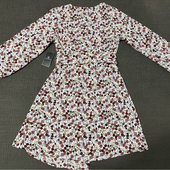 New Floral Volcom Dress XS - Picture 2 of 2